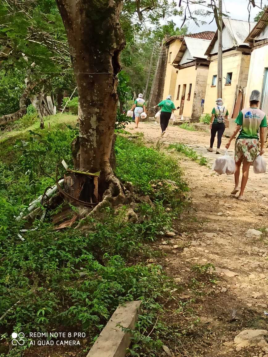 Camacã: Famílias de Leoventura e Zona Rural recebem alimentos e outras necessidades

